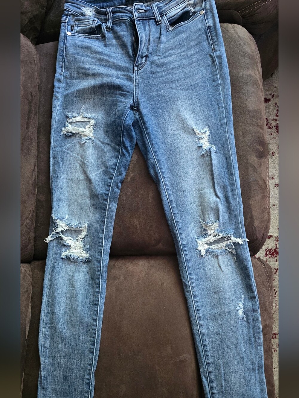 Judy Blue size 9 Light Blue Distressed Skinny Jeans